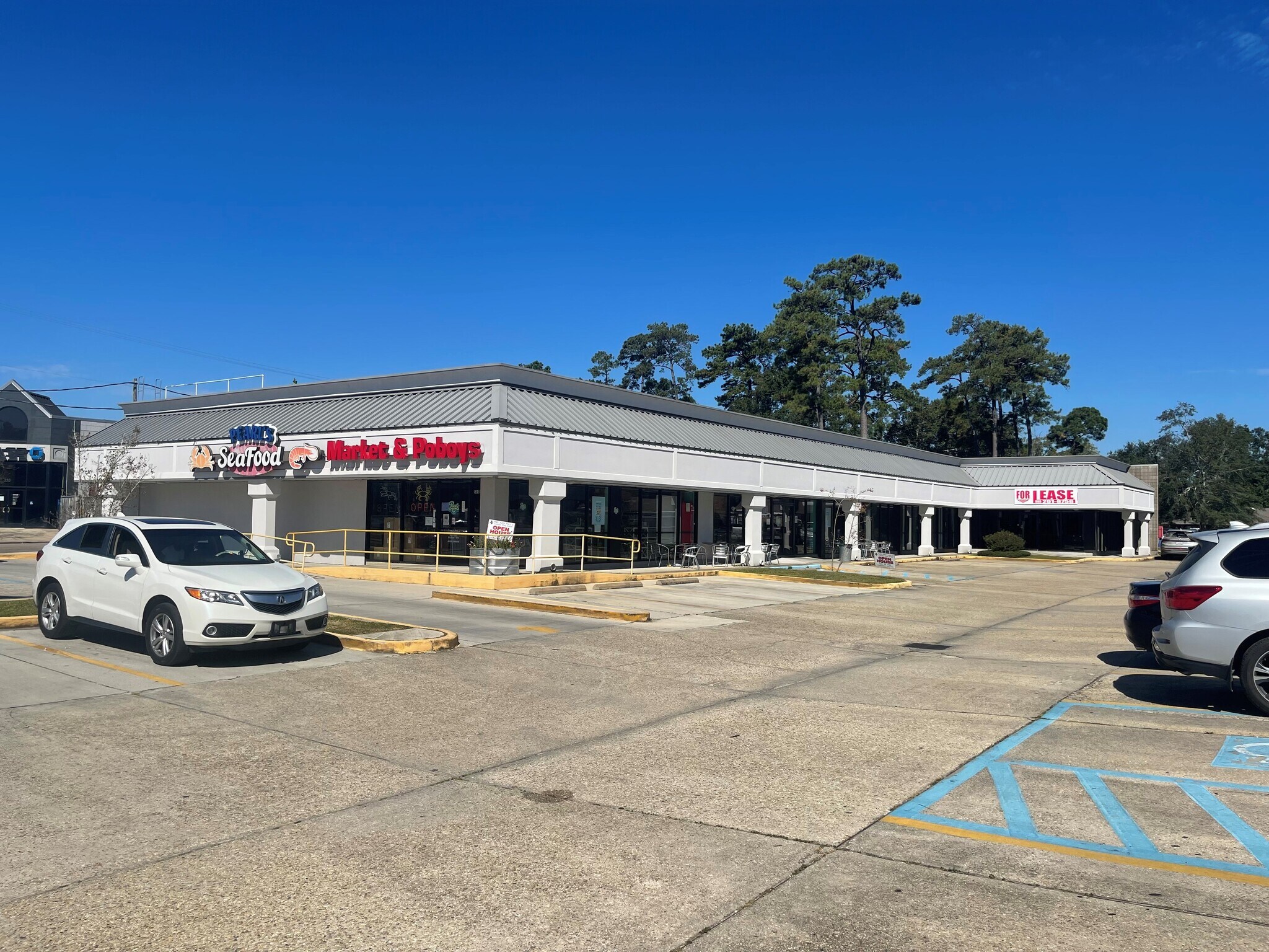 534 Gause Blvd E, Slidell, LA 70458 Oak Villiage Shopping Center