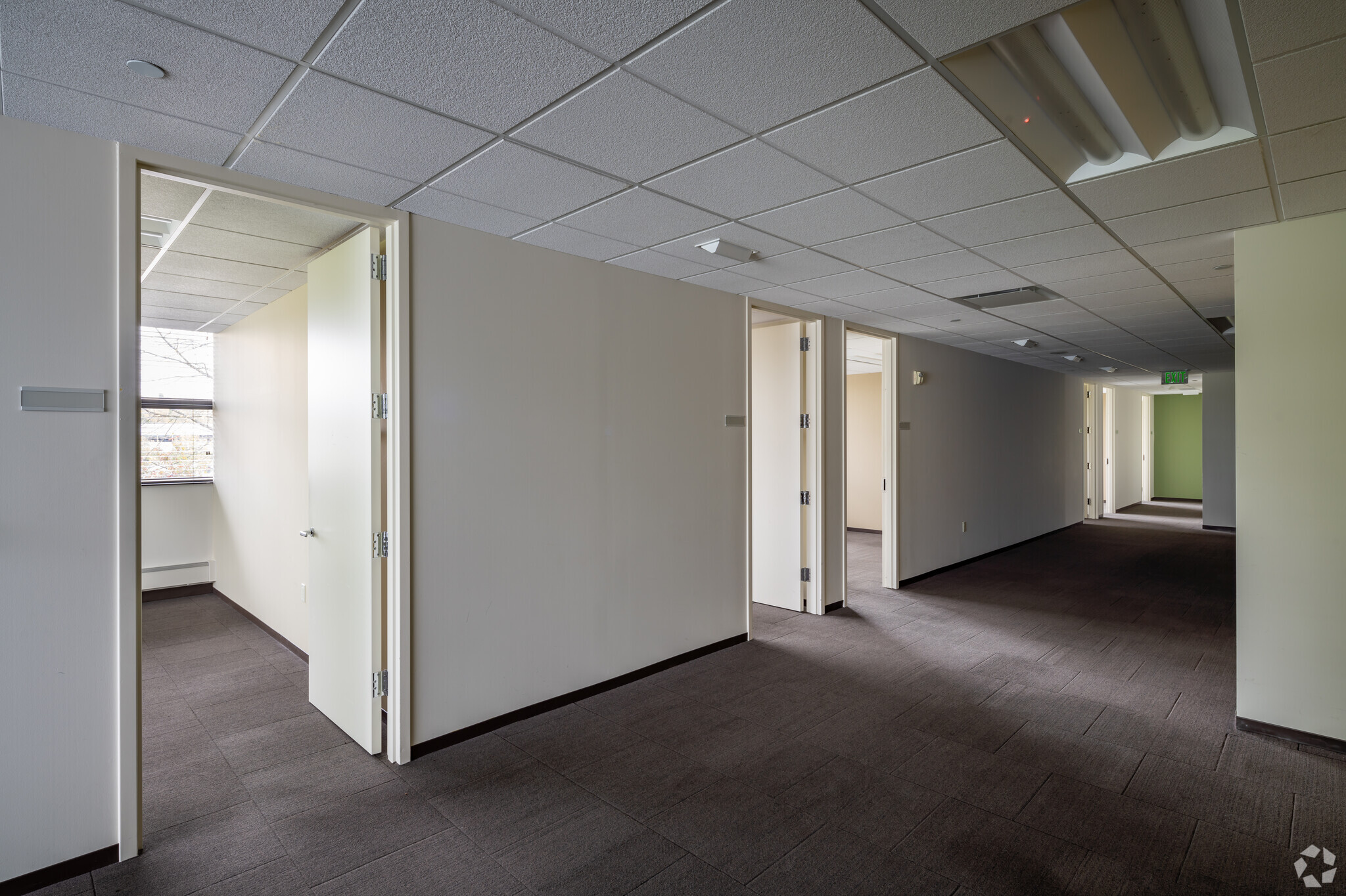 41000 Woodward Ave, Bloomfield Hills, MI for lease Interior Photo- Image 1 of 3