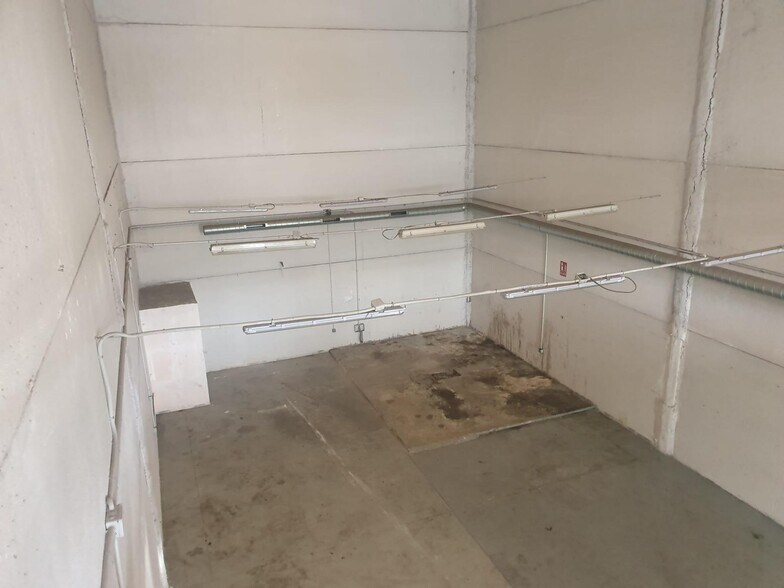 Industrial in SEVILLA for lease - Building Photo - Image 3 of 6