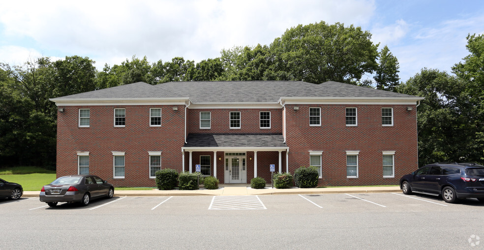 21552 Thames Ave, Lexington Park, MD for lease - Building Photo - Image 1 of 13