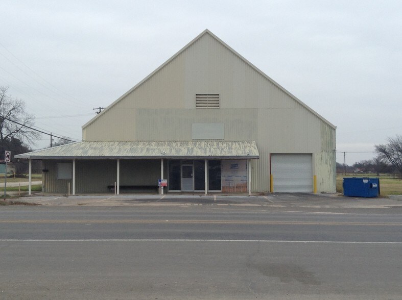 68 N Magnolia Ave, Hubbard, TX for sale - Primary Photo - Image 1 of 1