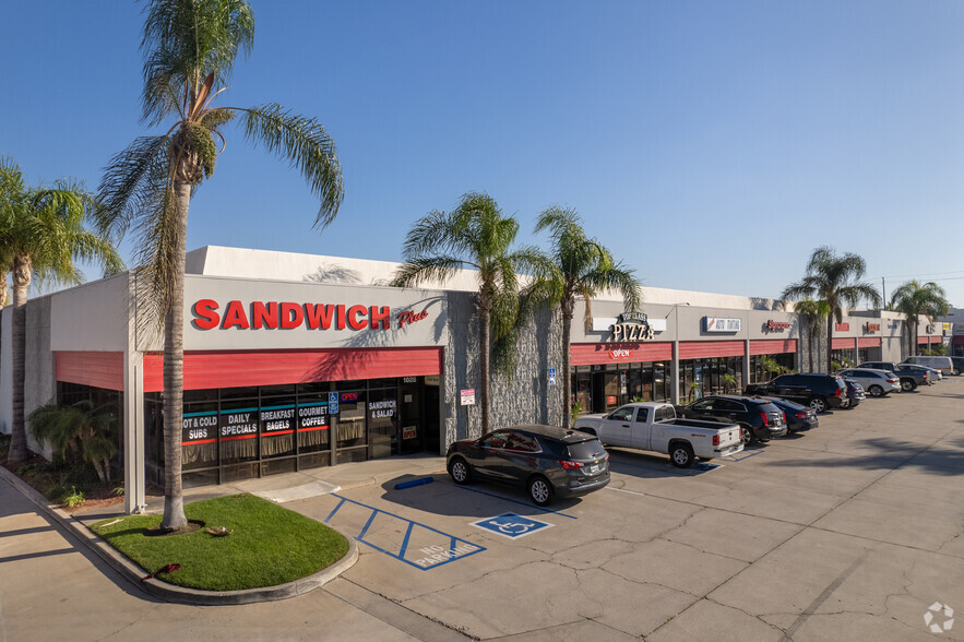 1008-1028 N Tustin Ave, Anaheim, CA for lease - Building Photo - Image 2 of 45