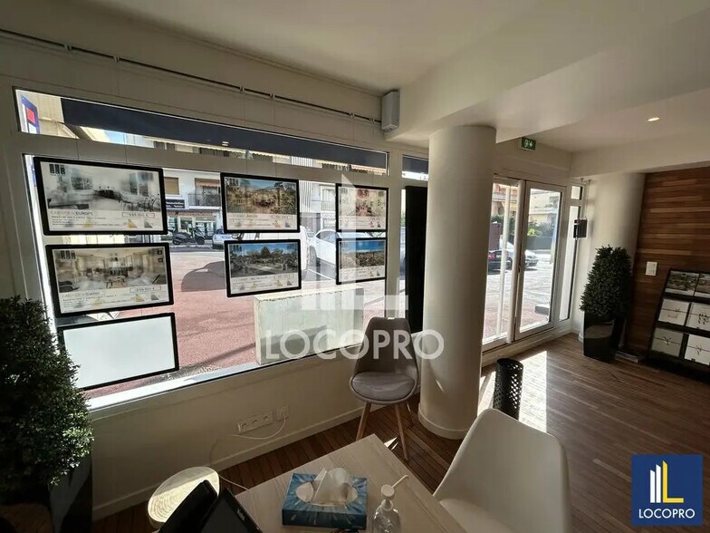 Retail in Le Cannet for lease - Lobby - Image 3 of 6