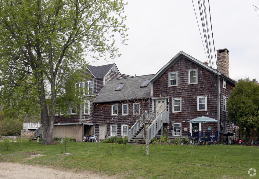 1801 Matunuck Schoolhouse Rd, South Kingstown, RI for sale - Primary Photo - Image 1 of 1