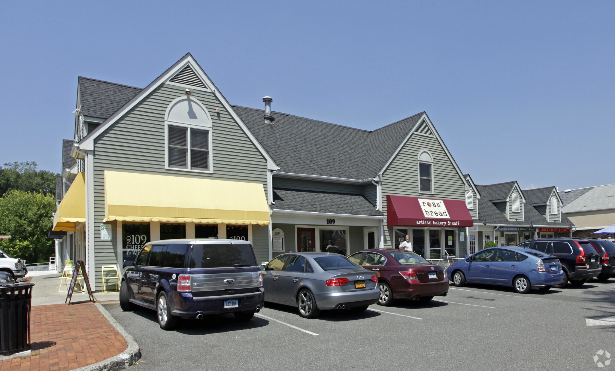 109 Danbury Rd, Ridgefield, CT for sale Primary Photo- Image 1 of 1