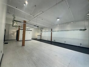 306 NW Broadway, Portland, OR for lease Interior Photo- Image 1 of 12