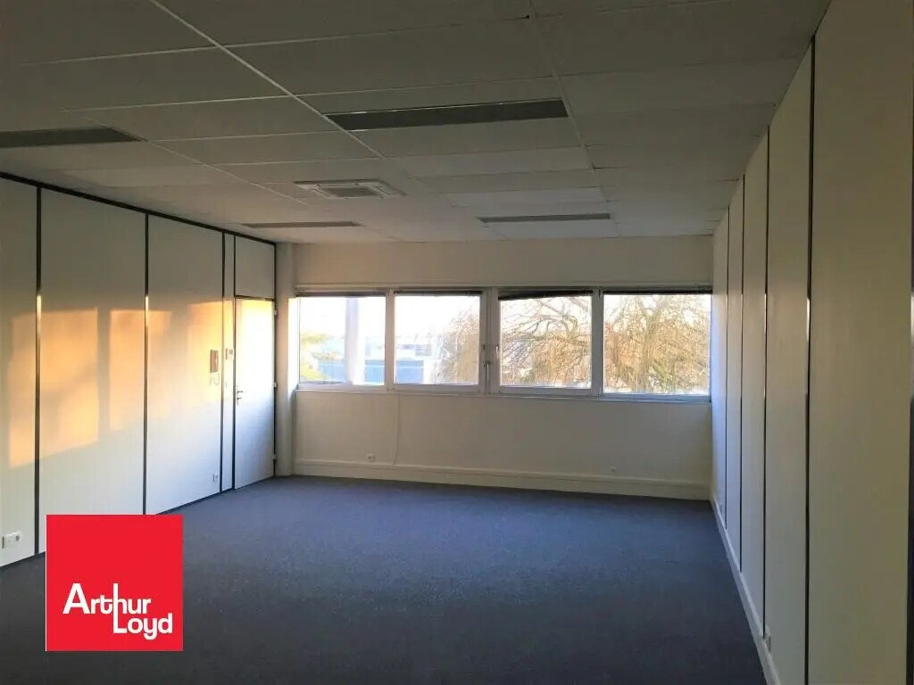 Location Bureaux 55 m² - Photo 1