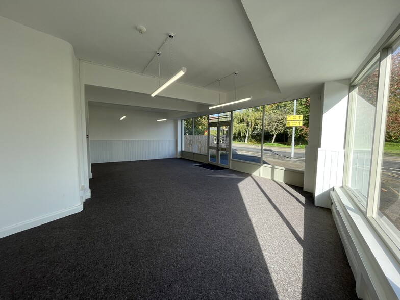 94 Main Rd, Nottingham for lease - Interior Photo - Image 3 of 4