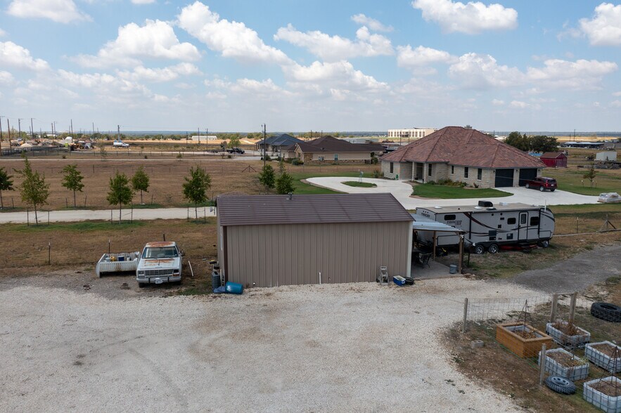 1316 County Road 305, Jarrell, TX for lease - Building Photo - Image 3 of 27