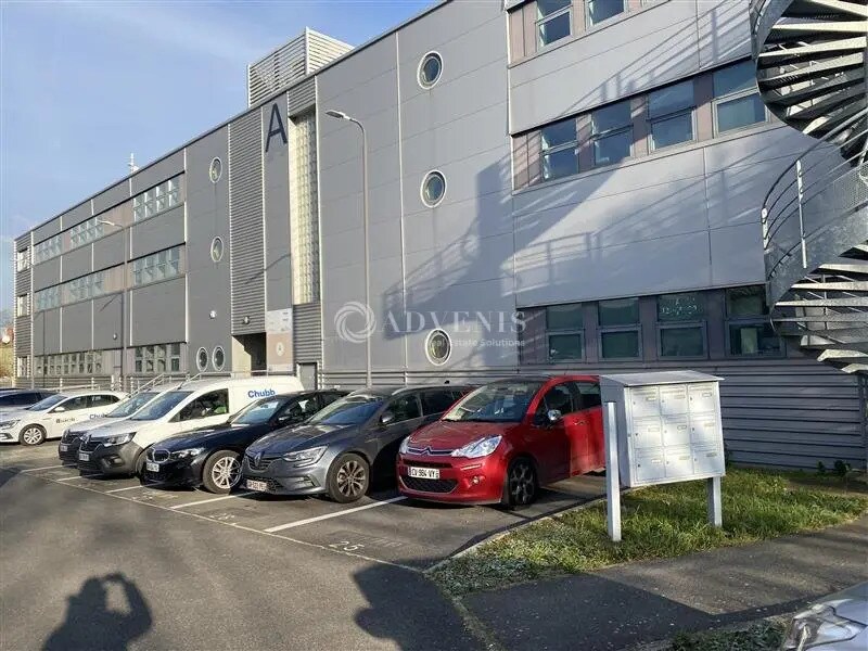 Office in Ivry-sur-Seine for lease Building Photo- Image 1 of 7