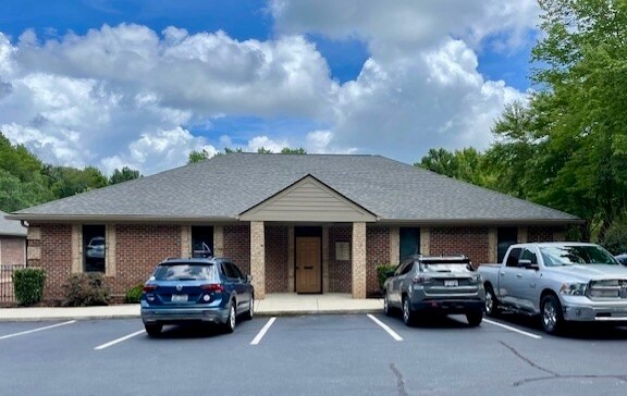 527 Keisler Dr, Cary, NC for lease Primary Photo- Image 1 of 8
