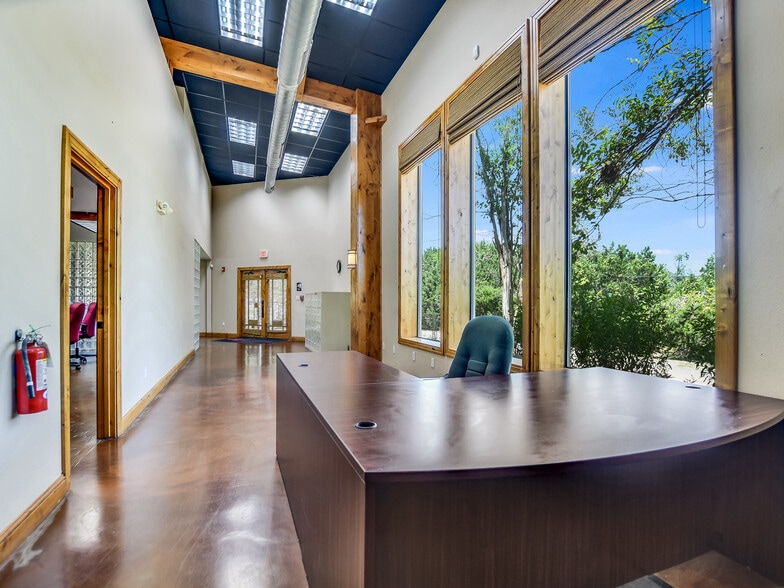 4004 E Hwy 290, Dripping Springs, TX for sale - Interior Photo - Image 3 of 22