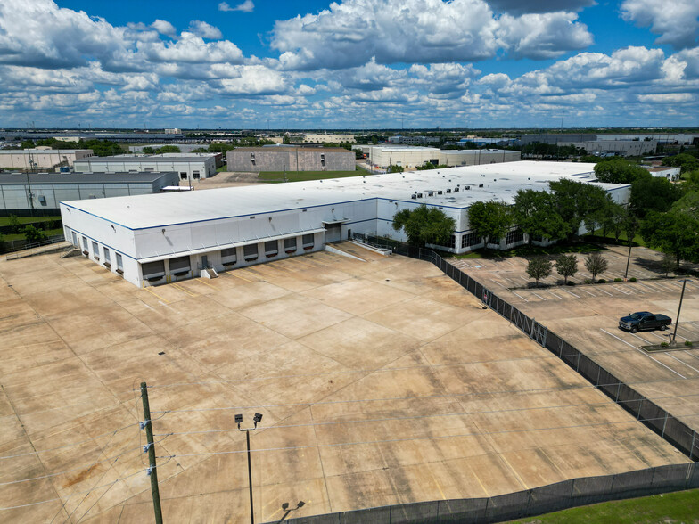 8401 Westland West Blvd, Houston, TX for lease - Building Photo - Image 2 of 11