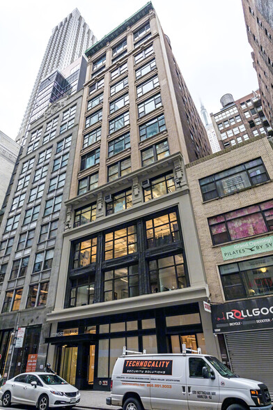 12 W 37th St, New York, NY for lease - Building Photo - Image 1 of 9