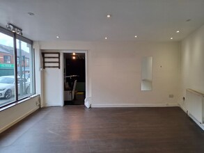 George St, Oldham for lease Interior Photo- Image 2 of 3
