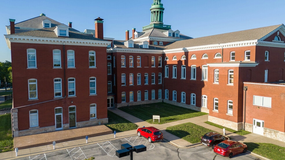 1111 W 39th St, Kansas City, MO for lease - Building Photo - Image 3 of 11