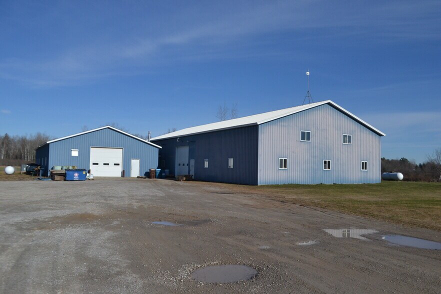 4252 Worth Rd, Pinconning, MI for sale - Building Photo - Image 1 of 1