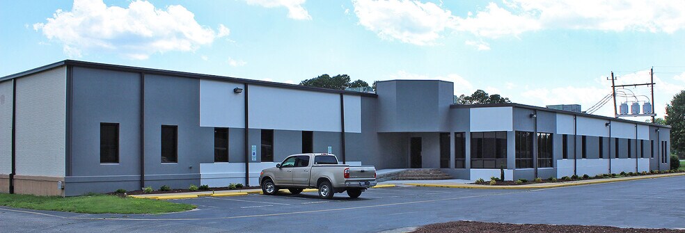 210 Dixie Trl, Goldsboro, NC for sale - Building Photo - Image 1 of 1