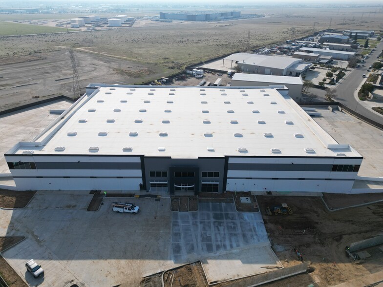 1447 James Road, Bakersfield, CA for sale - Building Photo - Image 1 of 1