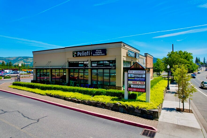 2910-2940 W Cascade Ave, Hood River, OR for lease - Building Photo - Image 2 of 7