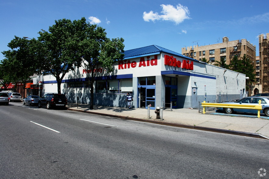 14429 Northern Blvd, Flushing, NY for lease - Primary Photo - Image 1 of 3