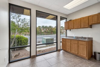 1720 W Horizon Ridge Pky, Henderson, NV for lease Building Photo- Image 2 of 10