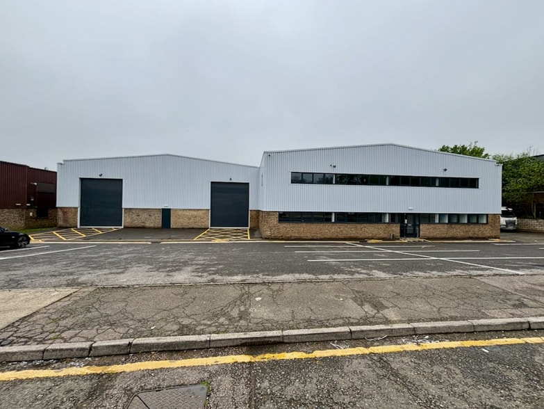 Thistle Rd, Luton for lease - Building Photo - Image 1 of 1