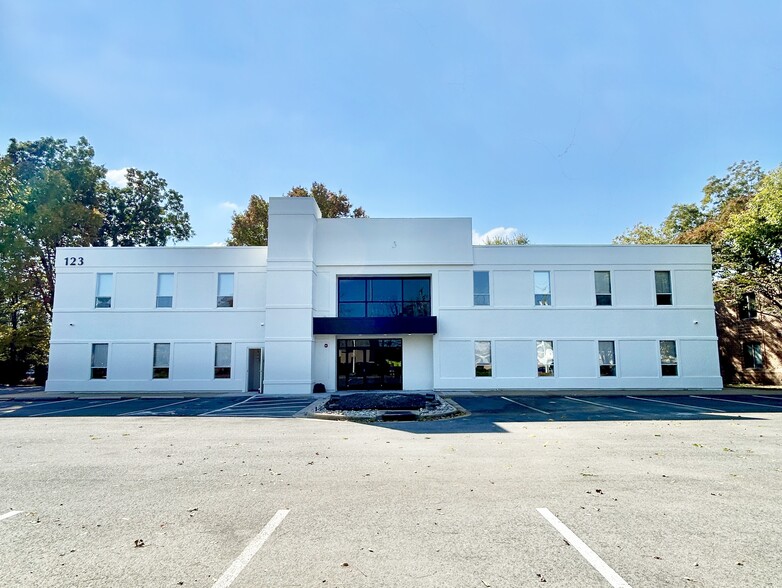 123 S Lynnhaven Rd, Virginia Beach, VA for lease - Building Photo - Image 1 of 3