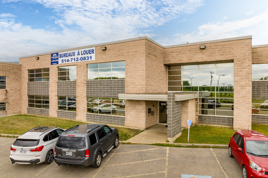 1919-1933 Boul Lionel-Bertrand, Boisbriand, QC for lease - Primary Photo - Image 2 of 6