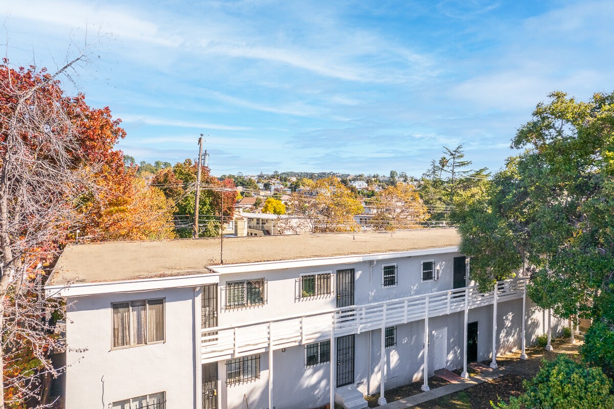 9301 Bancroft Ave, Oakland, CA 94603 8.75 Current Cap & 8.26 Current