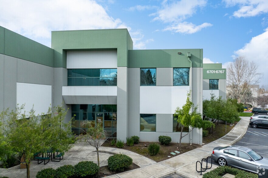 6701-6767 Preston Ave, Livermore, CA for lease - Building Photo - Image 2 of 6