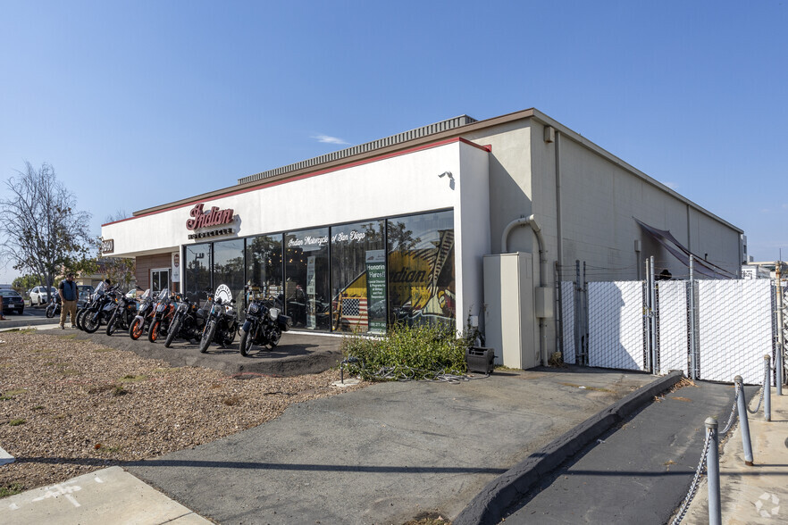 9240 Clairemont Mesa Blvd, San Diego, CA for lease - Building Photo - Image 2 of 4