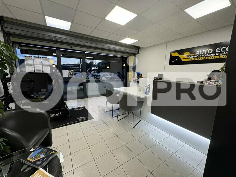 Retail in Mandelieu-la-Napoule for lease - Interior Photo - Image 1 of 2