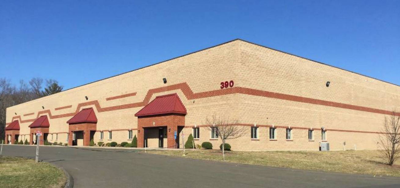 390 Woodland Ave, Bloomfield, CT 06002