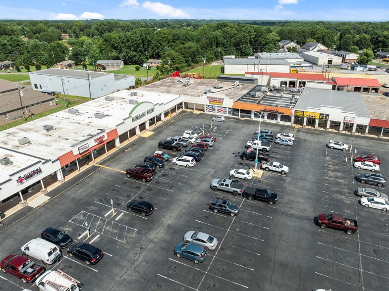 607 S Main St, King, NC for lease - Building Photo - Image 2 of 53