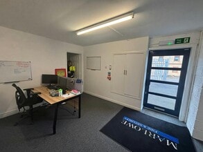 3B Langlands Sq, Glasgow for lease Interior Photo- Image 2 of 4
