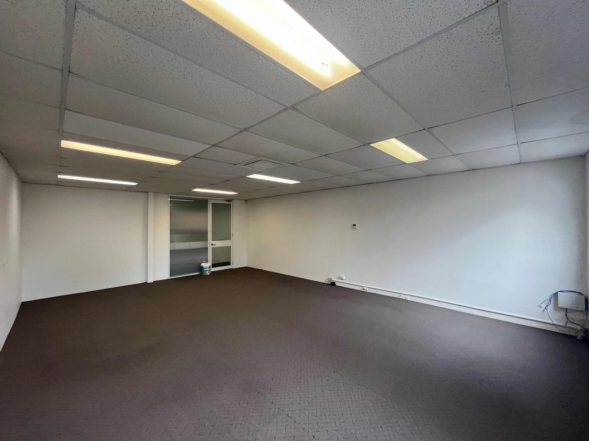 7 Kintail Rd, Applecross, WA 6153 - Unit 8 - - Interior Photo - Image 2 of 4