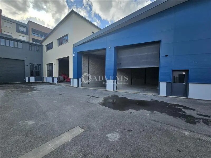 Flex in Montfermeil for lease Building Photo- Image 1 of 10