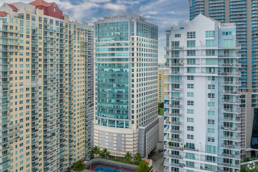 1111 Brickell Ave, Miami, FL for lease - Primary Photo - Image 1 of 57