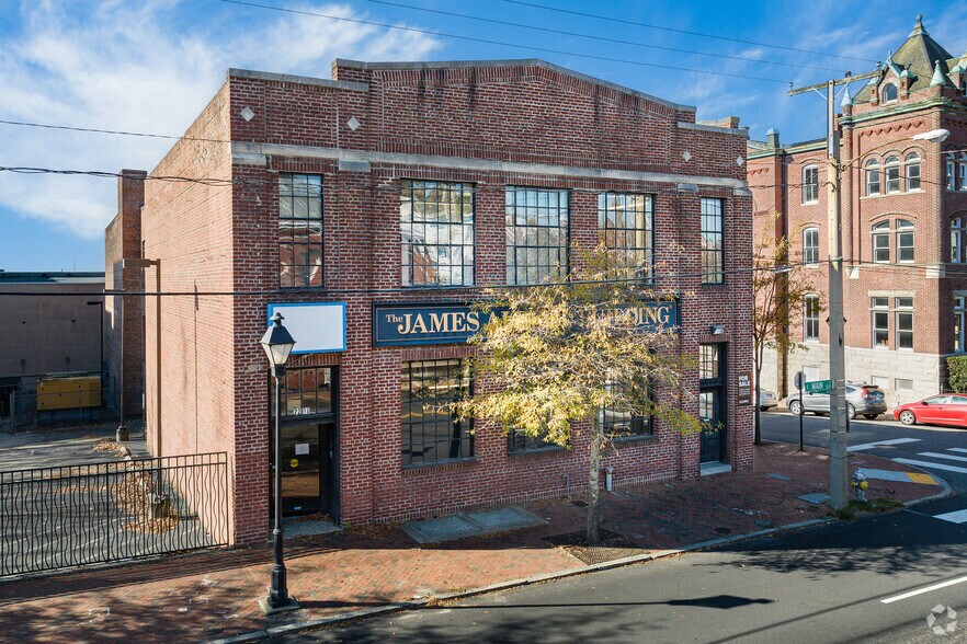 2201 E Main St, Richmond, VA for sale - Building Photo - Image 1 of 1