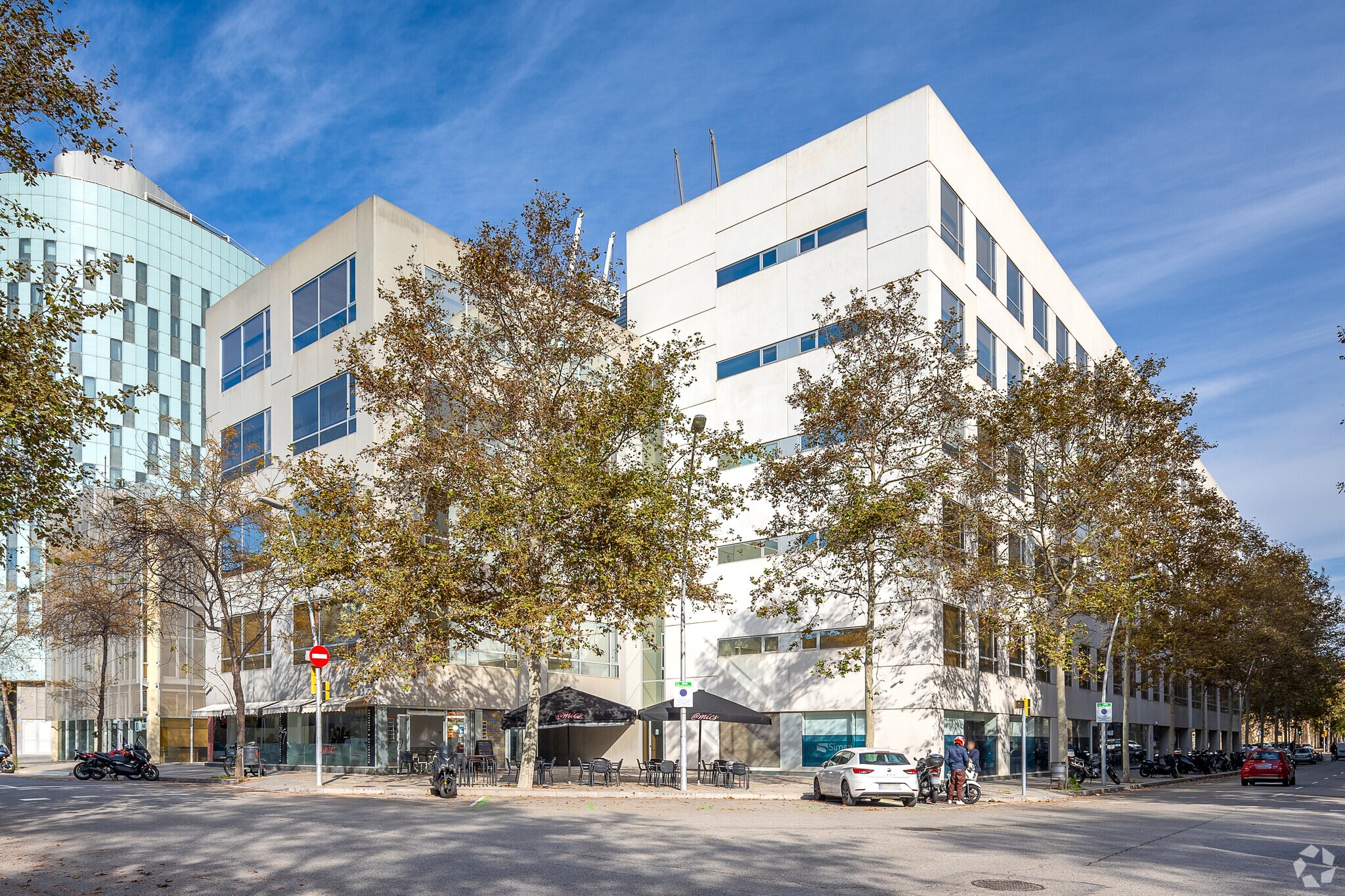 Office in Barcelona, Barcelona for sale Primary Photo- Image 1 of 4