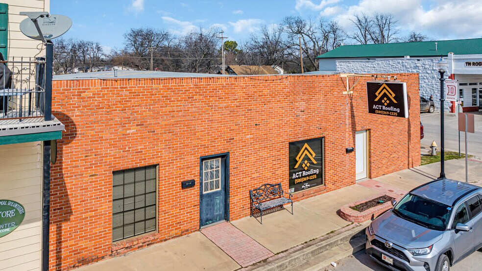 319-321 E Main St, Davis, OK for sale - Primary Photo - Image 1 of 1