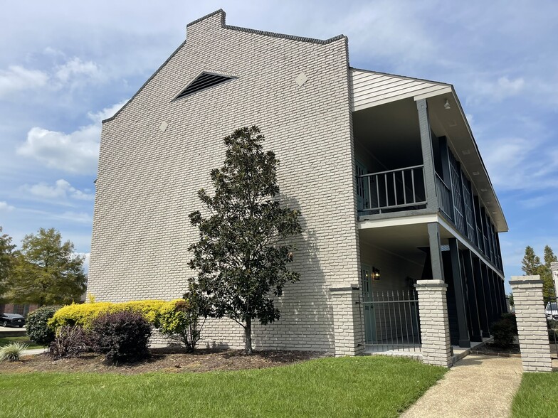 11603 Newcastle Ave, Baton Rouge, LA for lease - Building Photo - Image 2 of 34