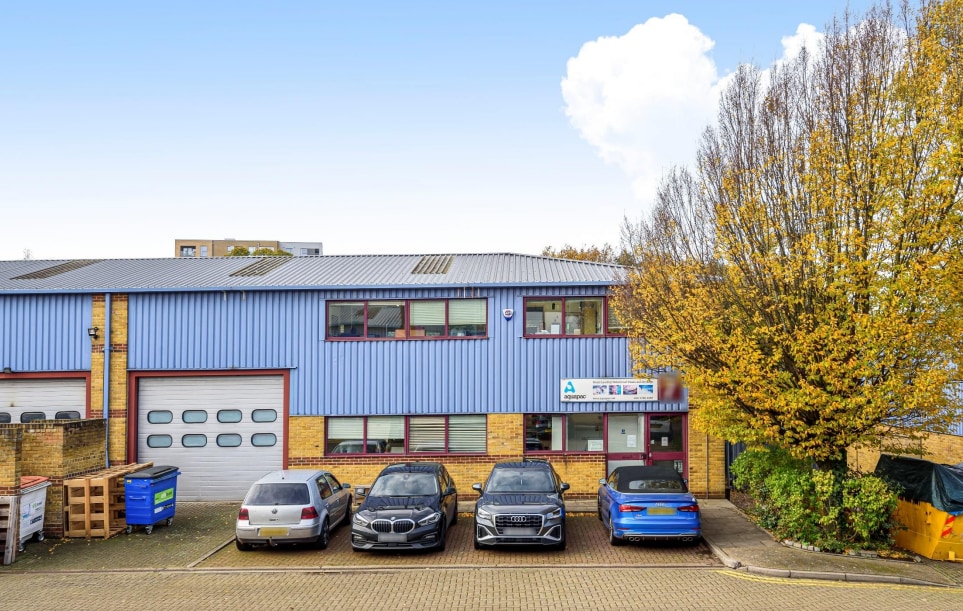 250 Milkwood Rd, London for sale Primary Photo- Image 1 of 1