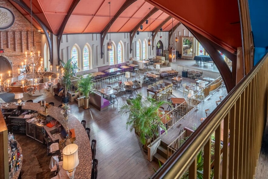 95 Waterloo St N, Stratford, ON for sale - Interior Photo - Image 3 of 4