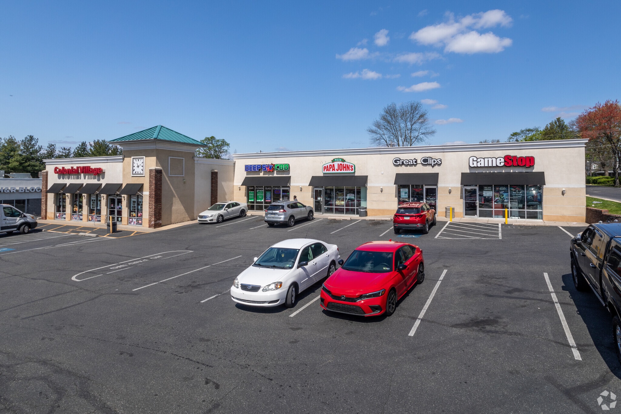 241-251 MacDade Blvd, Folsom, PA for lease Primary Photo- Image 1 of 7
