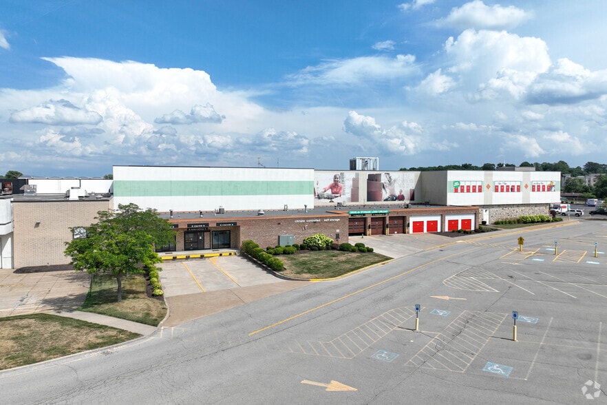 100 Beaver Valley Mall Blvd, Monaca, PA for lease - Building Photo - Image 2 of 4