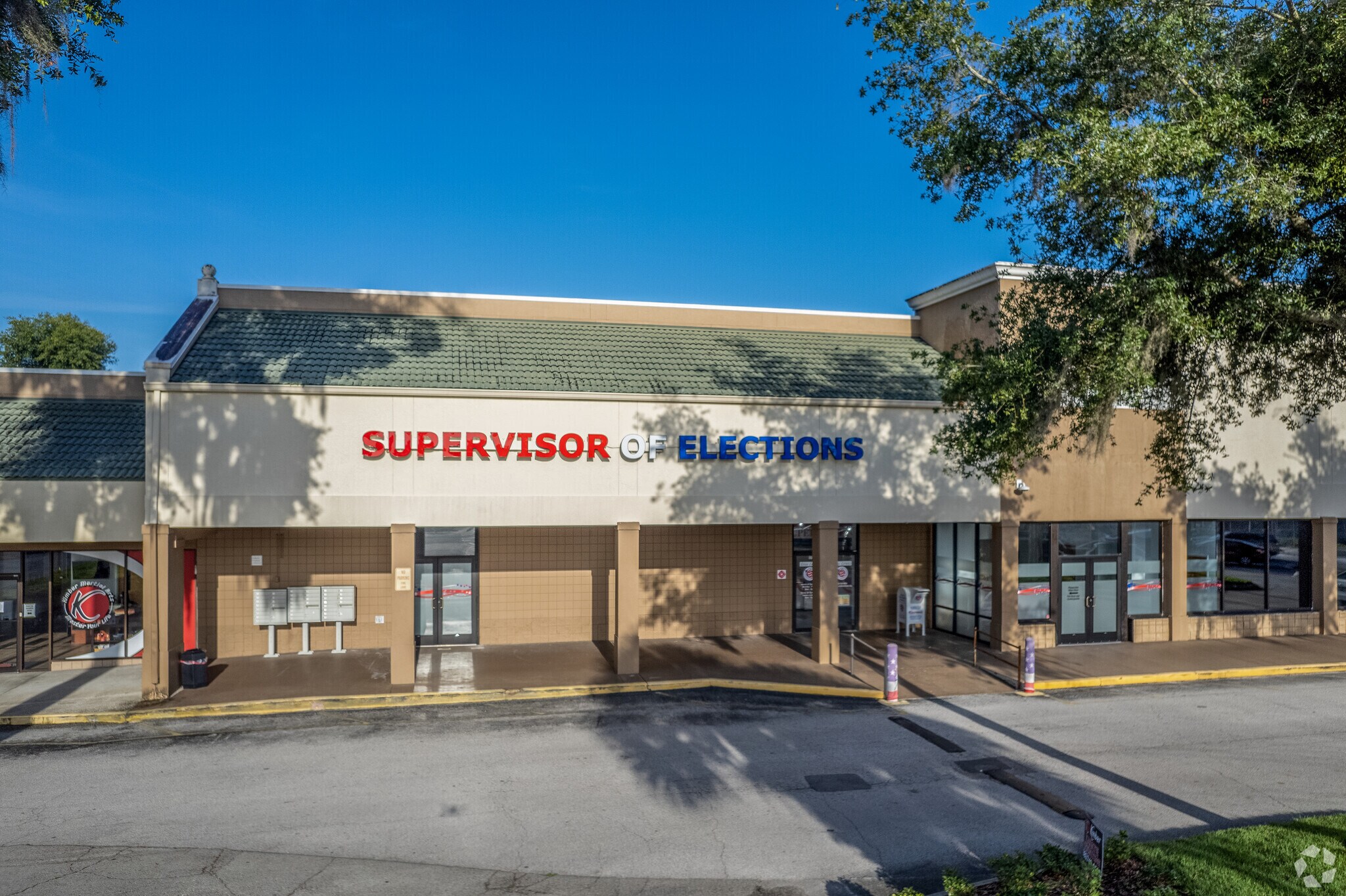 17061798 S Woodland Blvd, Deland, FL 32720 Victoria Square