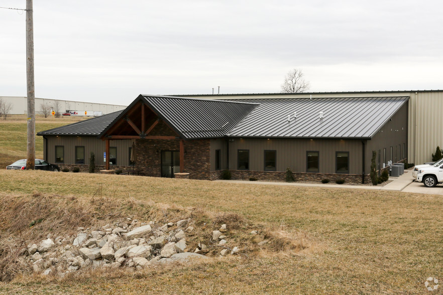 1899 Cottage St, Ashland, OH for lease - Building Photo - Image 3 of 7