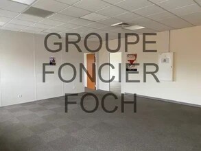 Rue Jean Zay, Saint-Priest for lease Interior Photo- Image 1 of 3